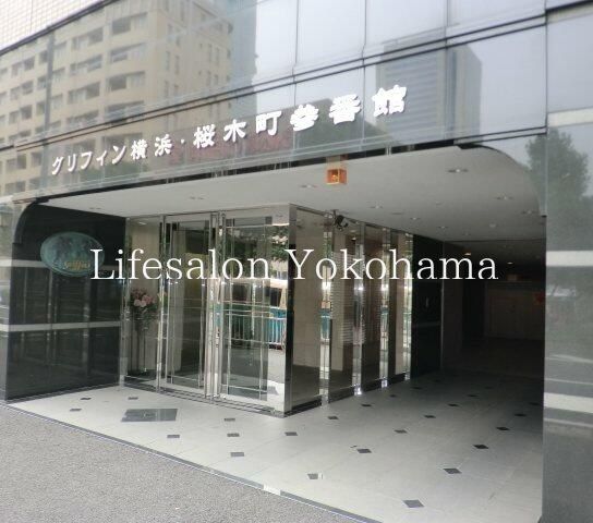 �y�G���g�����X�z�@