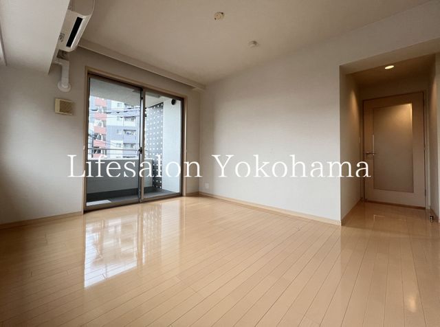 �y���Ӂz�@�����l�w(���S �{��) �k��3���B 210m