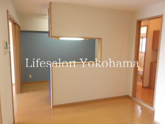 �y���ԁE���r���O�z�@