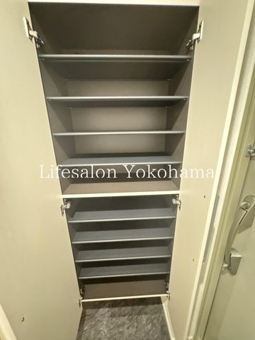 y[z@