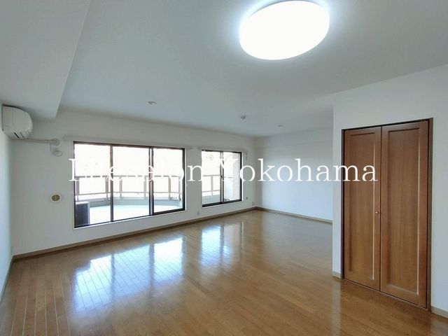 �y���ԁE���r���O�z�@