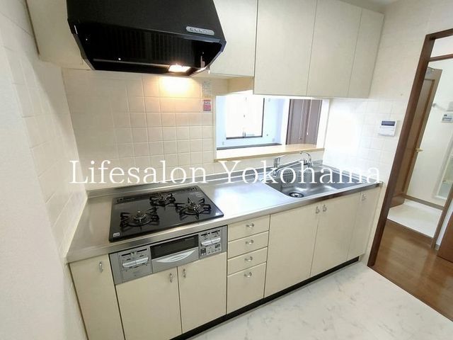 �y�L�b�`���z�@