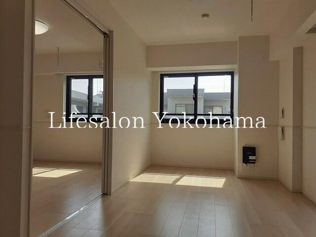 �y���ԁE���r���O�z�@