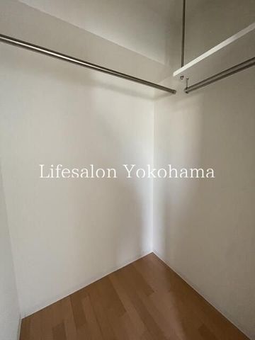 y[z@