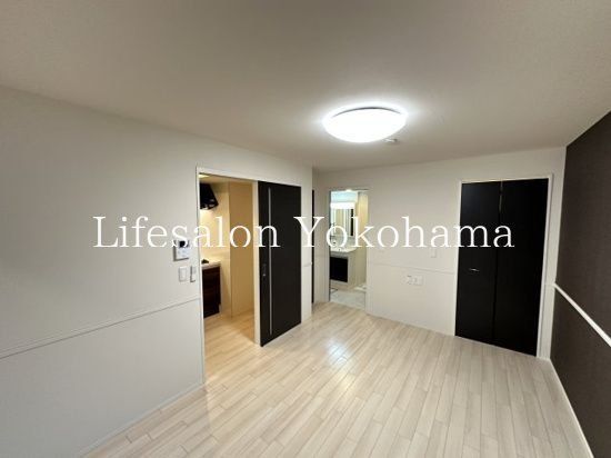 �y���ԁE���r���O�z�@