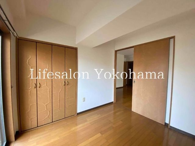 �y�����E���r���O�z�@