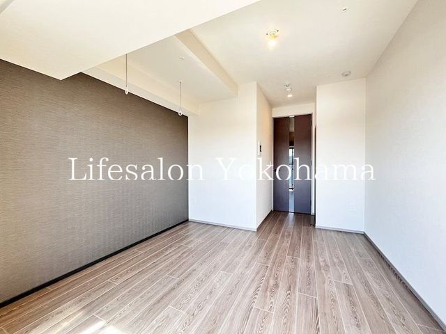 �y���ԁE���r���O�z�@