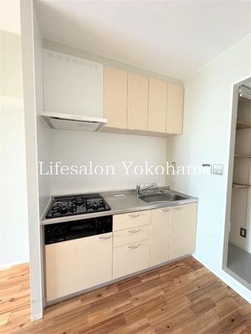 �y�L�b�`���z�@