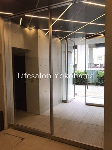 �y�G���g�����X�z�@