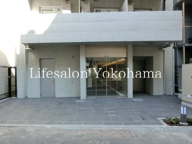 �y�G���g�����X�z�@