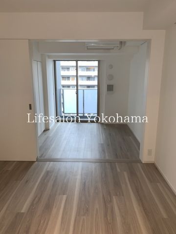 �y���ԁE���r���O�z�@���r���O/����