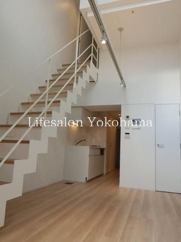 �y���ԁE���r���O�z�@