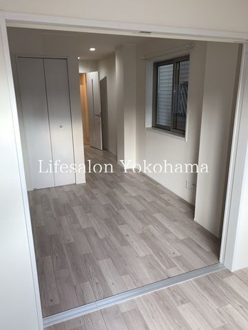 �y���ԁE���r���O�z�@