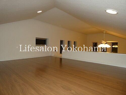 �y�����E���r���O�z�@