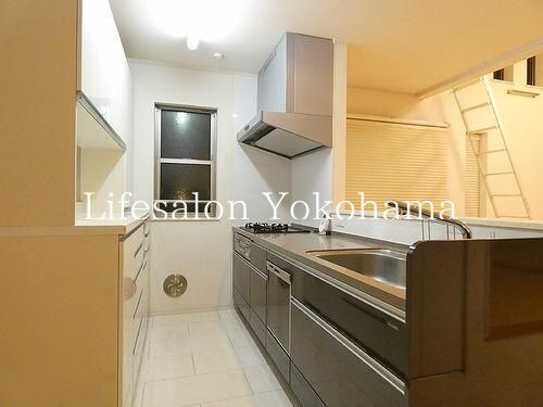 �y�L�b�`���z�@