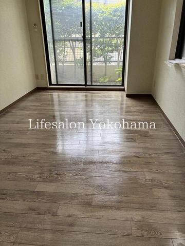 �y���ԁE���r���O�z�@