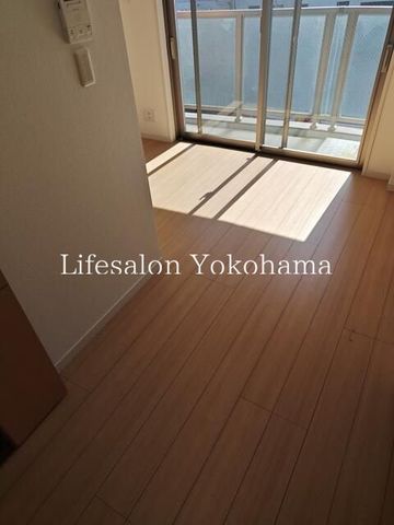 �y���ԁE���r���O�z�@