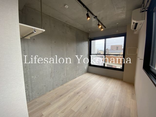 �y���ԁE���r���O�z�@