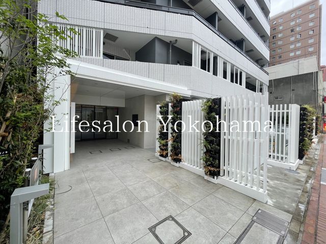 �y�G���g�����X�z�@