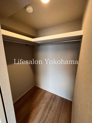 y[z@