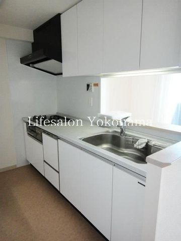 yLb`z@