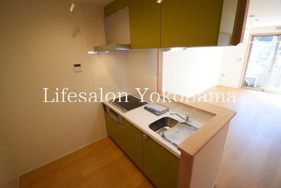 �y�L�b�`���z�@