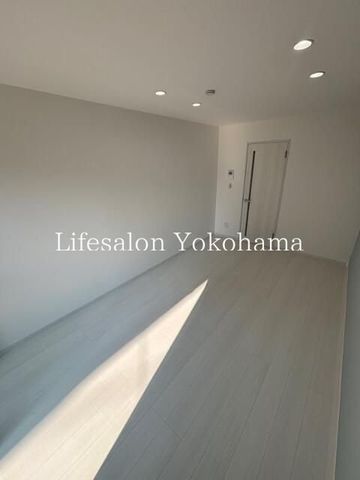 �y���ԁE���r���O�z�@