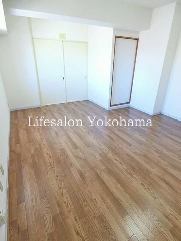 �y���ԁE���r���O�z�@