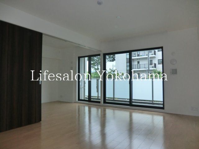 �y���ԁE���r���O�z�@