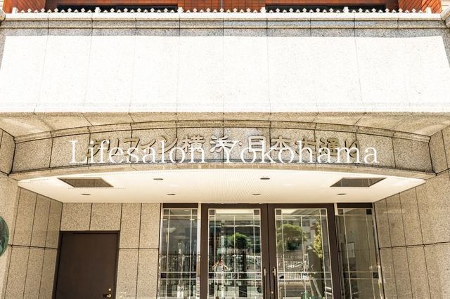 �y�G���g�����X�z�@