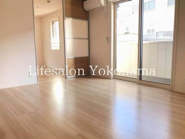 �y���ԁE���r���O�z�@