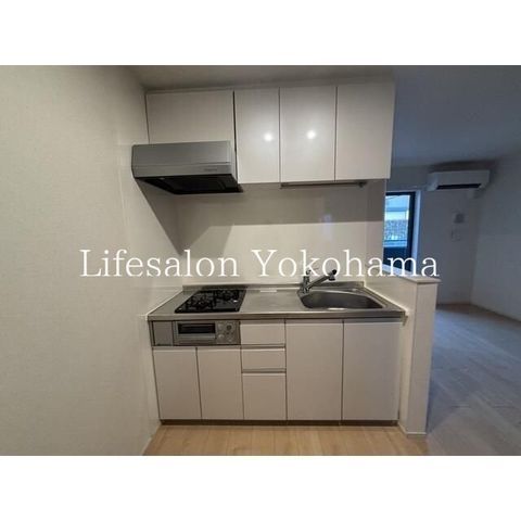 yLb`z@