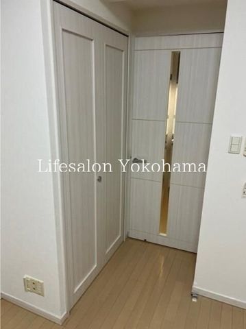 y[z@