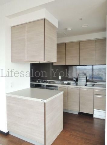 yLb`z@