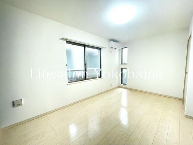 �y���ԁE���r���O�z�@