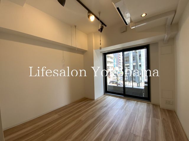 �y���ԁE���r���O�z�@