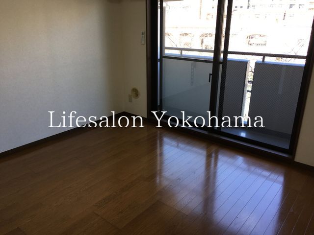 �y���ԁE���r���O�z�@