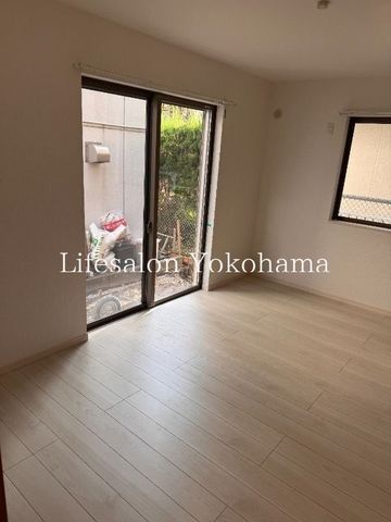 �y���ԁE���r���O�z�@