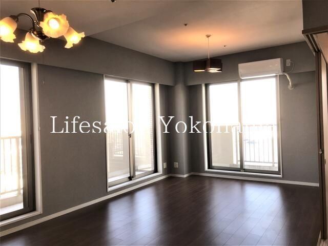 �y���ԁE���r���O�z�@