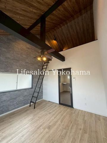 �y���ԁE���r���O�z�@