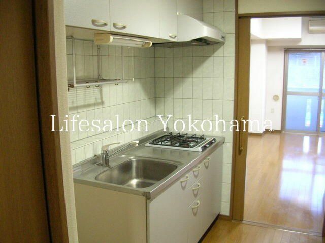 yLb`z@
