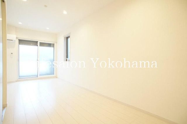 �y�����E���r���O�z�@