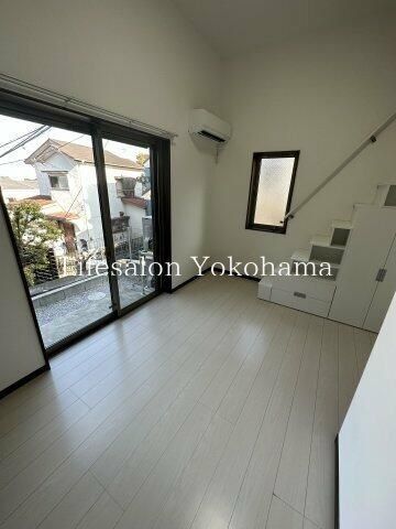 �y���ԁE���r���O�z�@