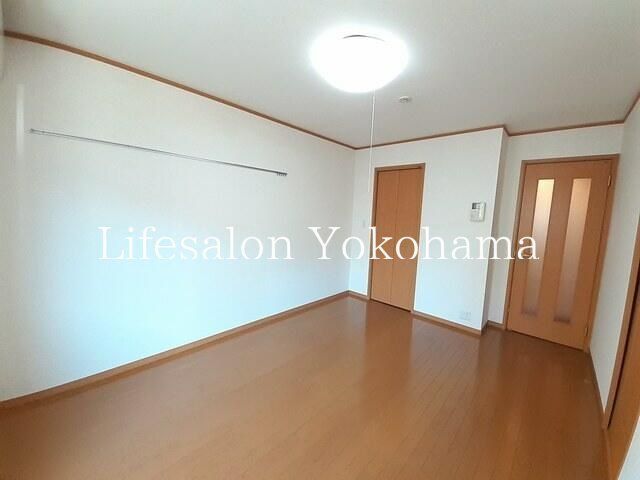 y̑EXy[Xz@