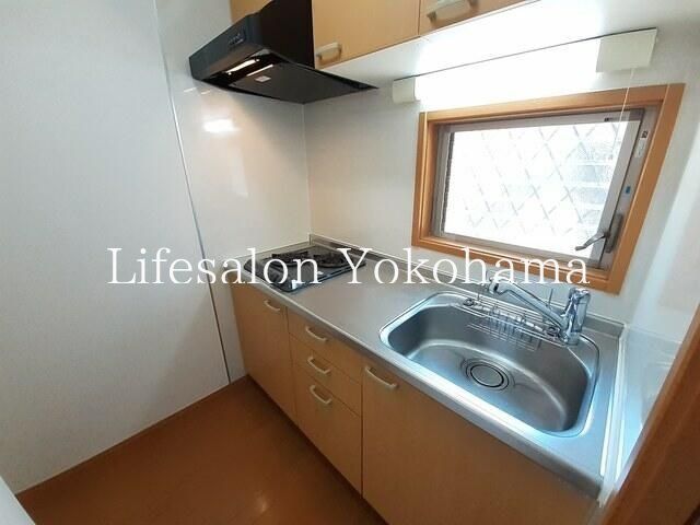 yLb`z@