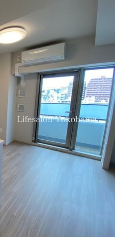 �y���ԁE���r���O�z�@�o���R�j�[